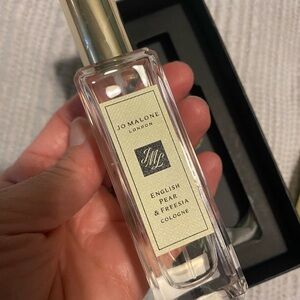 Jo Malone English Pear & Freesia Cologne - Elegant Gold and Cream